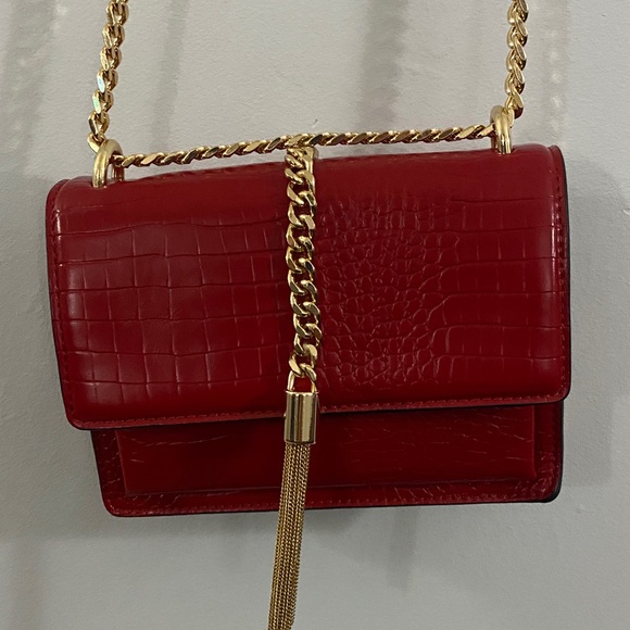 Aldo Red Croc-Embossed Crossbody Bag with Gold Chain - Picture 1 of 3